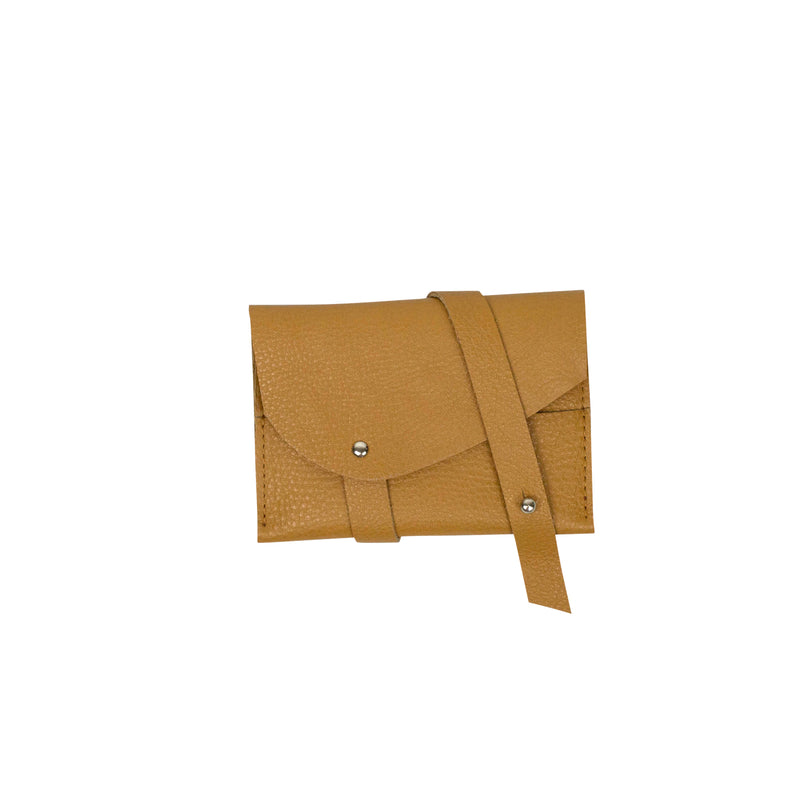 Leather credit card holder with a link in neutral color